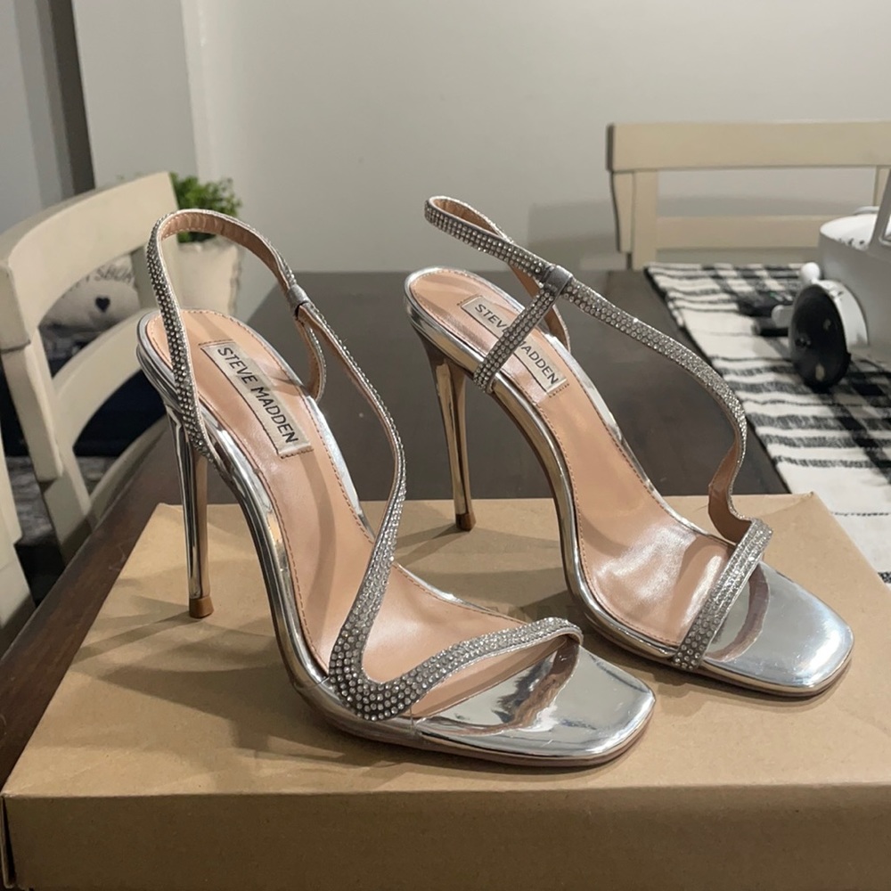 Steve Madden Heels! Only worn once, size 6.5, gorgeous shoe!